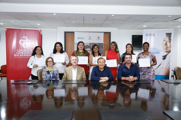 7 docentes viajarán a Reino Unido para perfeccionar su dominio del idioma inglés, gracias al Programa de Bilingüismo Municipal  