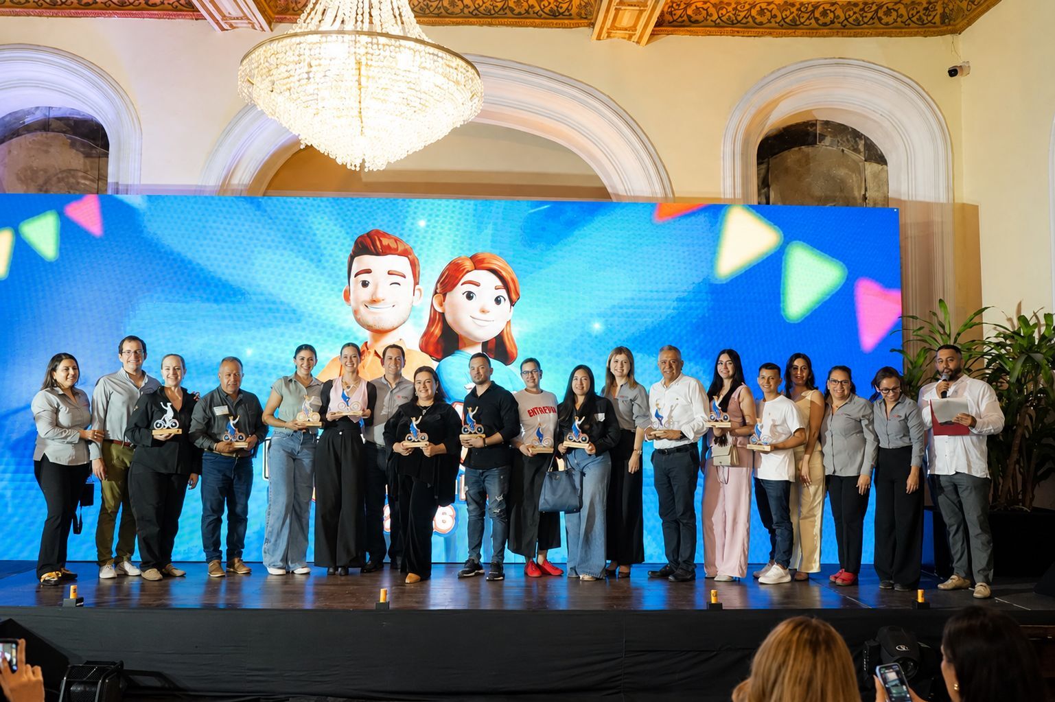 M&aacute;s de 1.000 empresarios participaron en una jornada simult&aacute;nea de fortalecimiento empresarial en ocho municipios de Santander