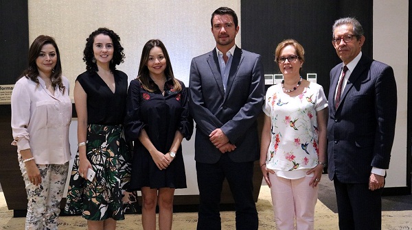 Cerca de 10 mil estudiantes, se beneficiarán del Programa de Bilingüismo en Bucaramanga Cerca de 10 mil estudiantes, se beneficiarán del Programa de Bilingüismo en Bucaramanga