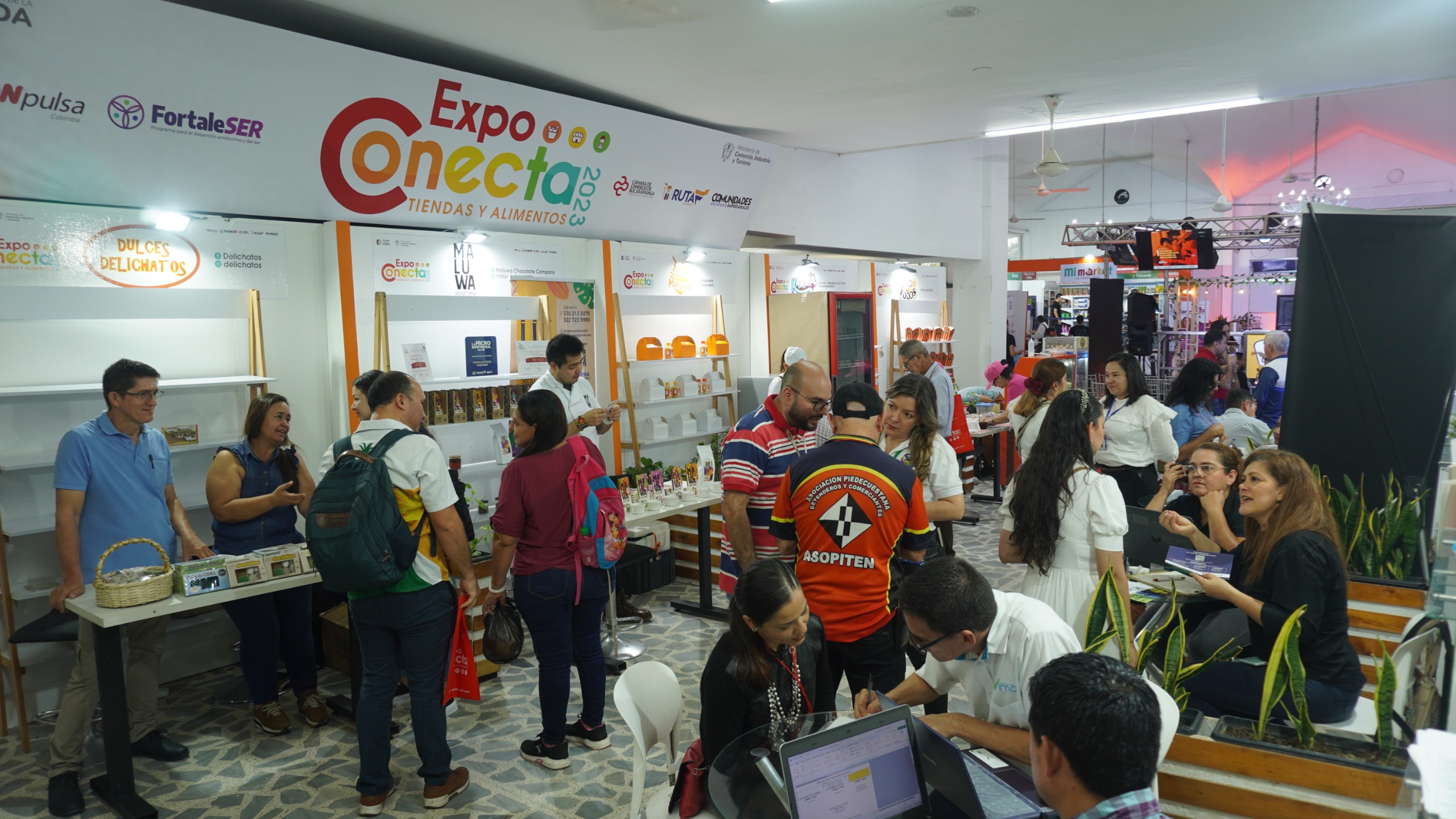 ExpoConecta 2024: El encuentro empresarial de la economía popular más grande de Santander llega a Piedecuesta