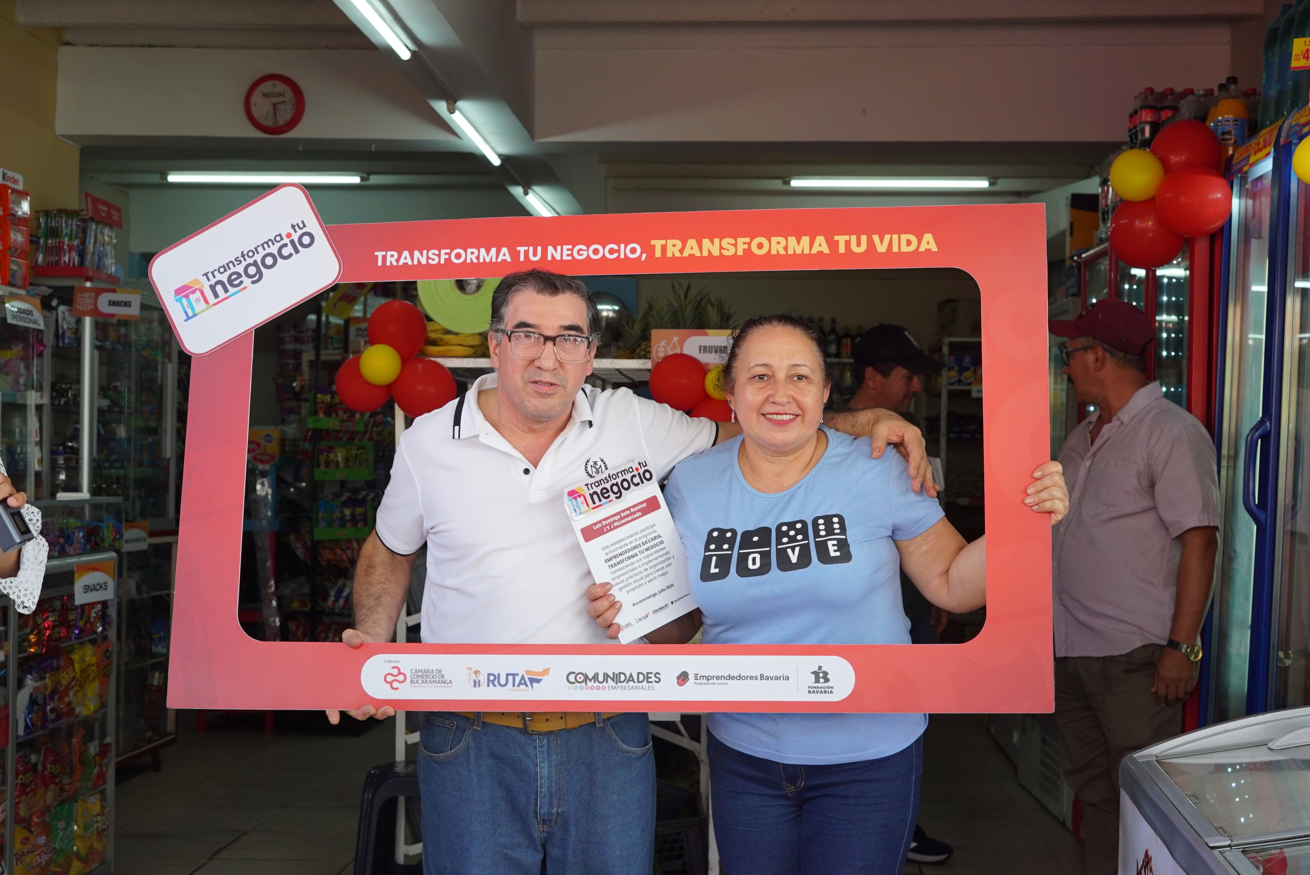 526 empresarios de la economía popular de Santander crecen con el programa Transforma tu negocio 