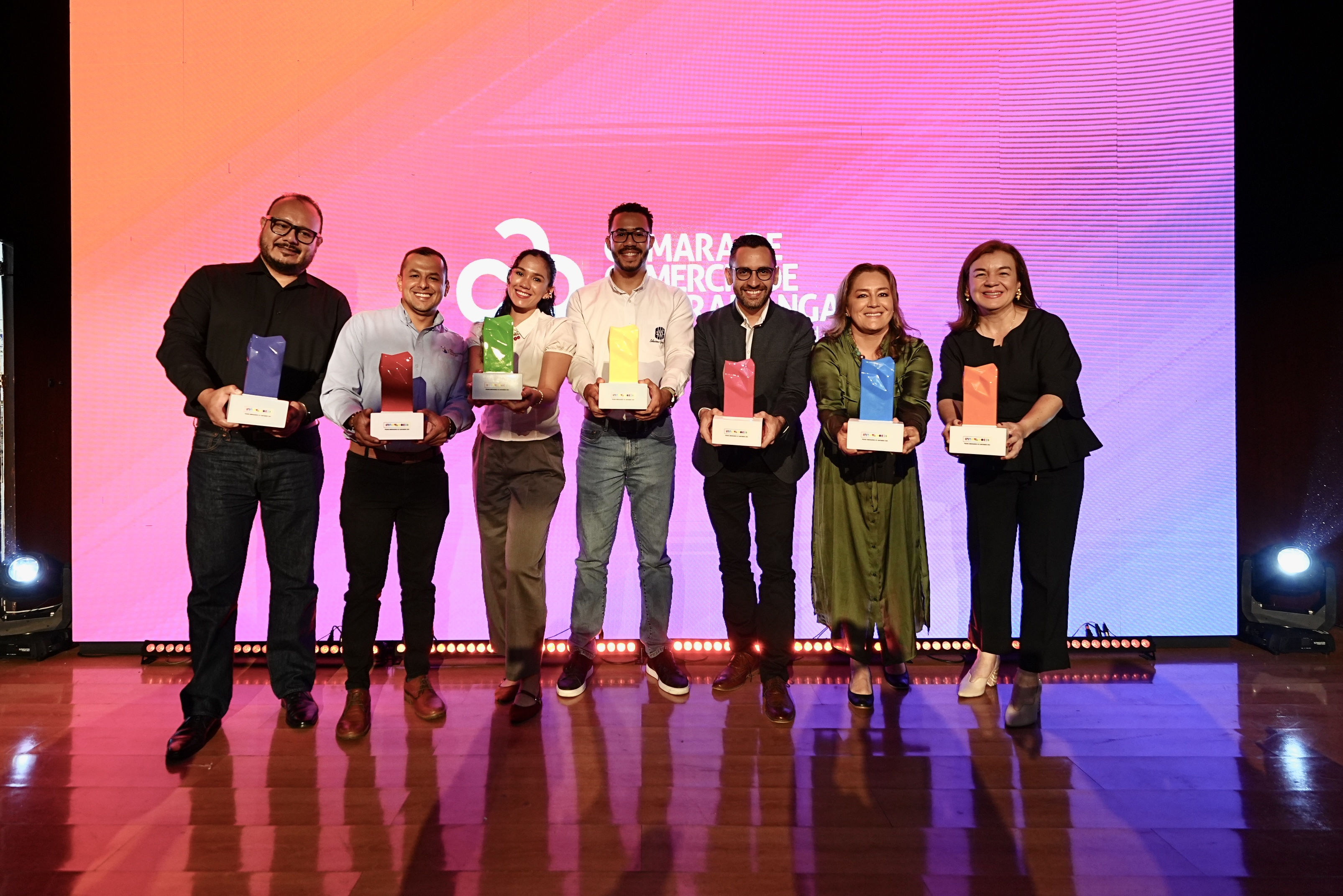La Cámara de Comercio de Bucaramanga reconoció a los más innovadores de Santander en la Gala de los Premios IDES 2025