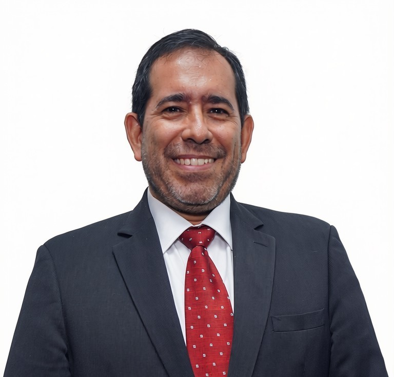 ERNESTO VASQUEZ LUCIGNIANI