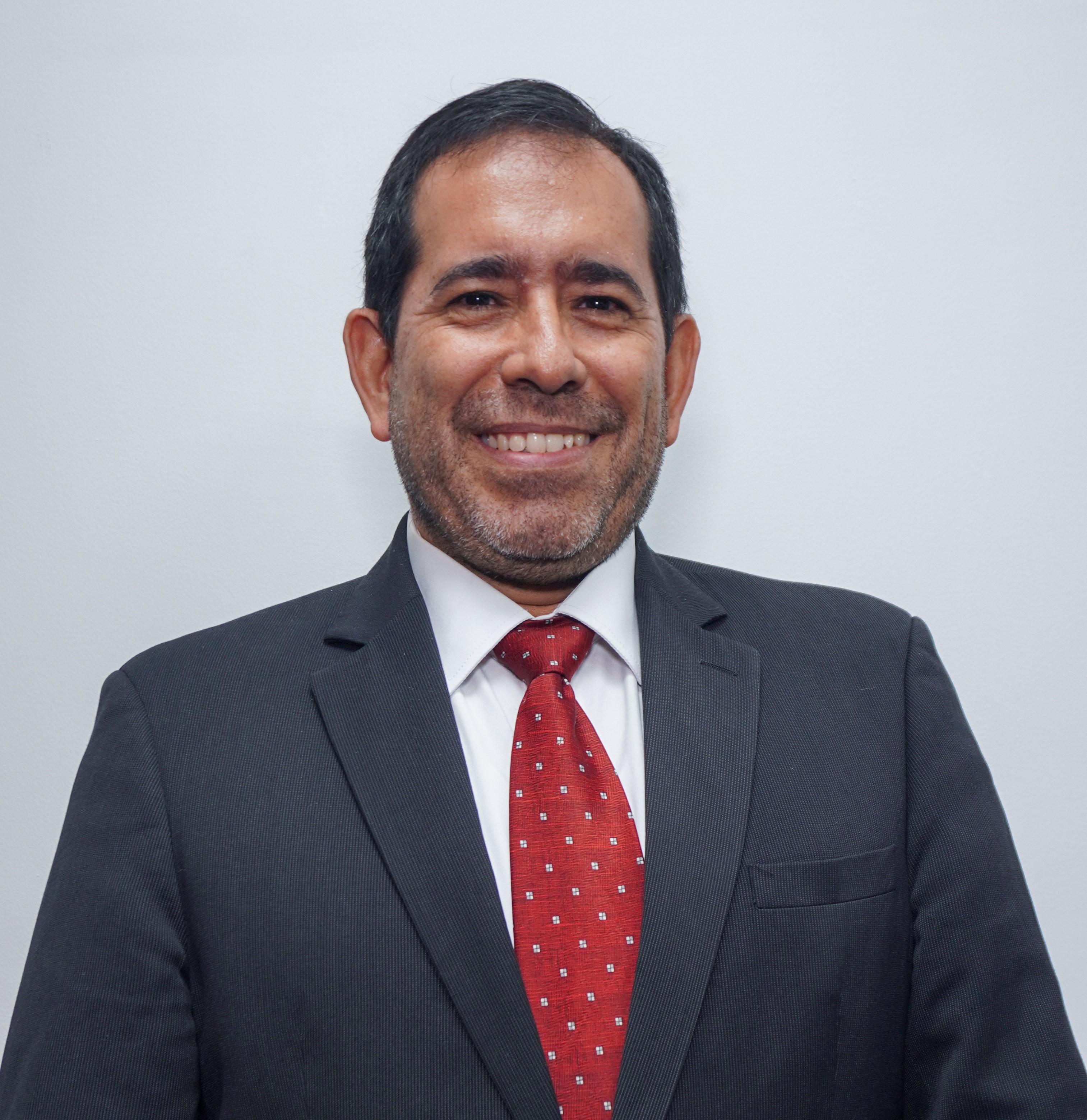 ERNESTO VASQUEZ LUCIGNIANI