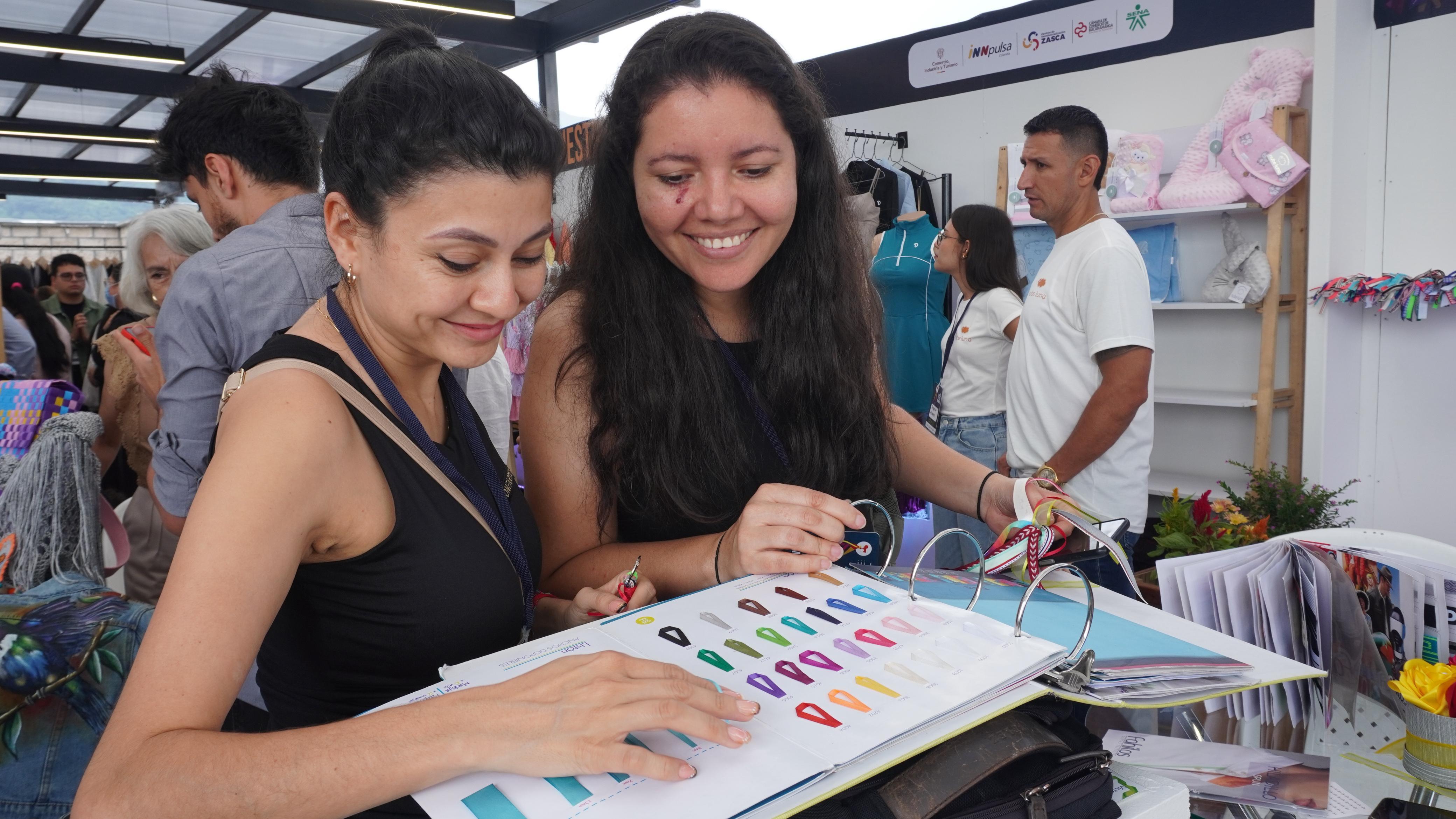  Más de 300 empresarios participaron en El Conocimiento se Viste de Moda 2025