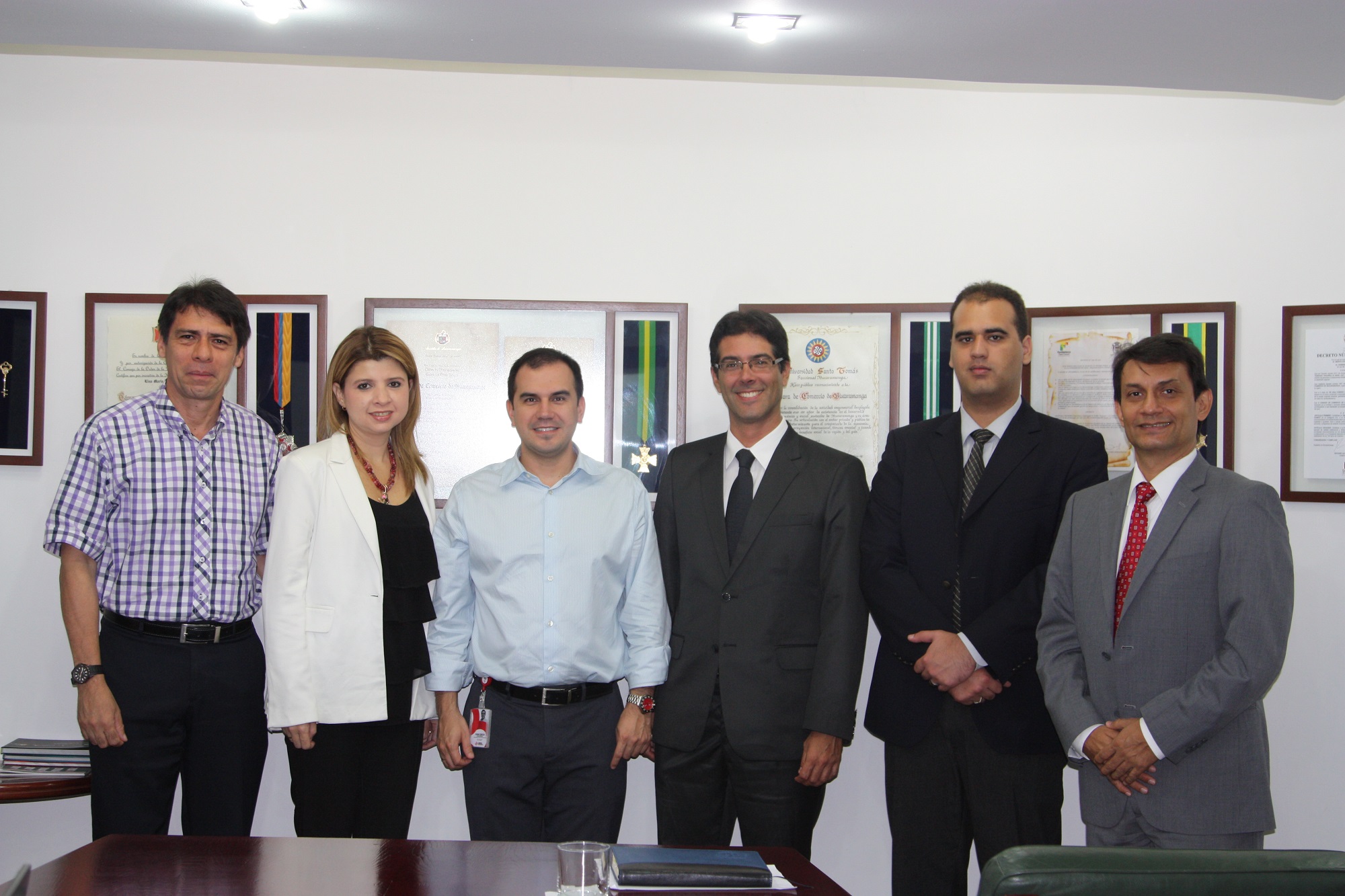 Programa Mujeres ECCO de la Cámara de Comercio de Bucaramanga se implementará en Lima, Perú